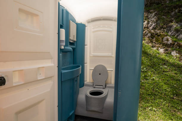 Best Portable bathroom rental  in South Shore, KY